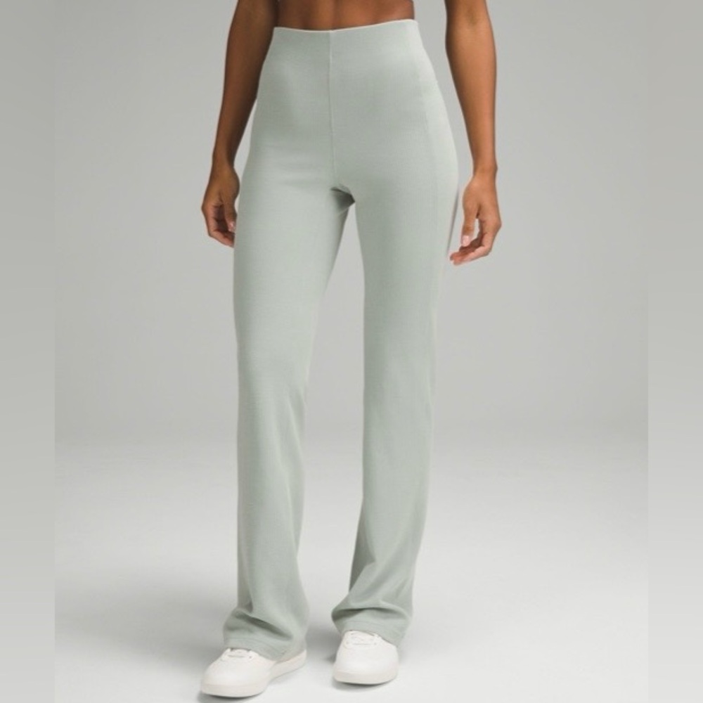 NWT Lululemon Ribbed Softstreme Flared Pant Regular Size 14 Jade Green